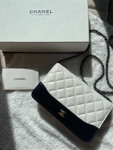 how to add a chain to a wallet chanel|chanel wallet on chain gabrielle.